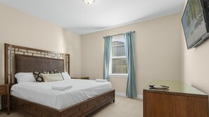 8 Schlafzimmer, Bügeleisen/Bügelbrett, Reisekinderbett, WLAN