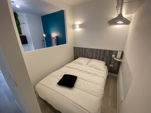 1 quarto, Wi-Fi de cortesia, roupa de cama