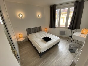 1 chambre, fer et planche Ă  repasser, Wi-Fi gratuit, draps fournis