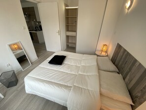 1 bedroom, iron/ironing board, free WiFi, bed sheets