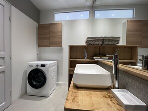 Shower, hair dryer, towels - Woody - 4p - Chaleureux & Spacieux proche métro (Toulouse)