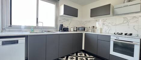 Fridge, microwave, oven, stovetop