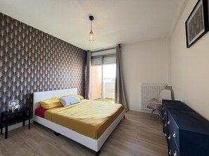 3 chambres, fer et planche à repasser, Wi-Fi gratuit, draps fournis