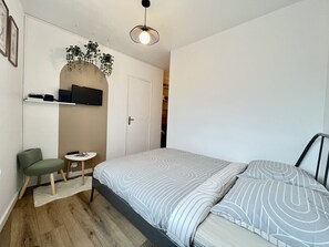 1 bedroom, free WiFi, bed sheets