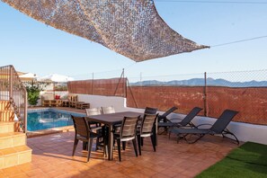 Outdoor dining - Paraíso Villa de Granada (Dúrcal)