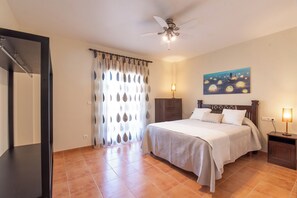 3 Schlafzimmer, Bügeleisen/Bügelbrett, WLAN, Bettwäsche