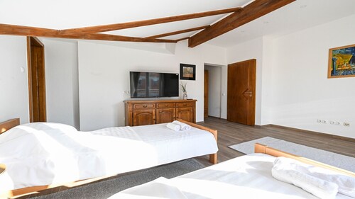 Holiday home Urbana with pool, Zadar