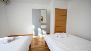 6 slaapkamers, een strijkplank/strijkijzer, gratis wifi, beddengoed