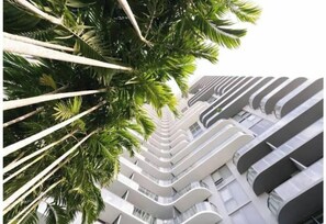 المنطقة المحيطة بالمنشأة