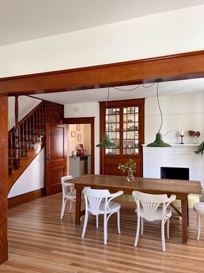 Dining - Chez Léo by Maison Dudley (Lac-Mégantic)