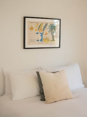 2 bedrooms, WiFi, bed sheets - The Boulevard by Dudley House (Lac-Mégantic)