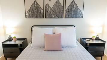 2 bedrooms, travel crib, free WiFi, bed sheets