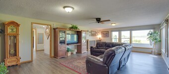 Nature's Paradise: Rustic Retreat in Wisconsin!