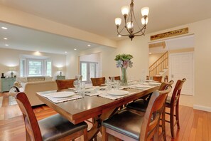 Dining - Glen Spey Home w/ Grill ~ 5 Mi to Delaware River (Glen Spey)