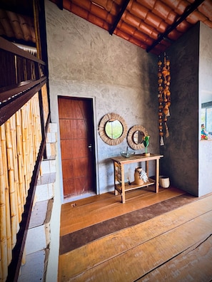 TV de tela plana 32 polegadas com canais a cabo