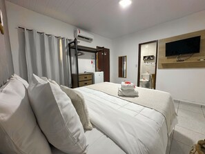 Chambre Standard | Minibar, literie fournie