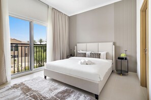 3 bedrooms, in-room safe, iron/ironing board, travel crib