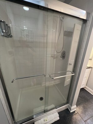 Shower, towels - Fremont St. Guesthouse - Unit 1 (Chicago)