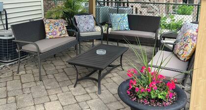 Fremont St. Guesthouse - Unit 1