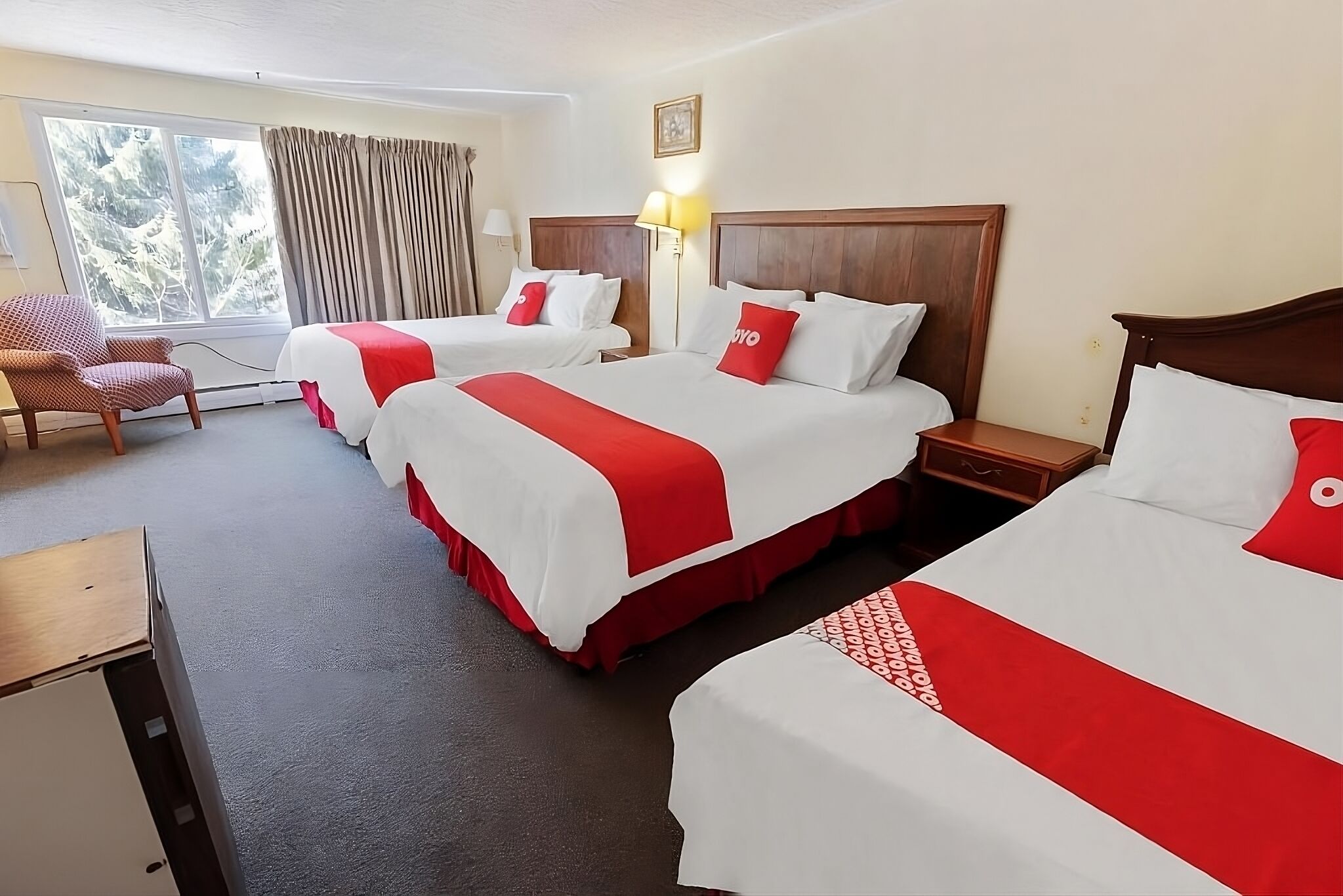 Enjoy a Hassle Free Stay! Free Parking, Short Drive To Maple Shade Farm!