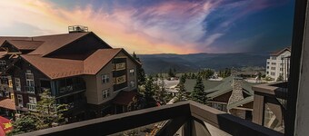 HH 414 - Village/mountain views from this Charming Village studio!