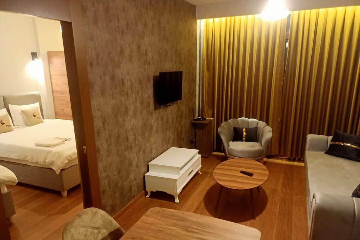 Family Suite | Desk, free WiFi