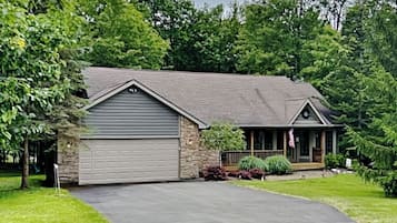 House (4 Bedrooms) | Property amenity