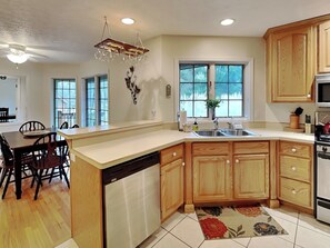 House (4 Bedrooms) | Property amenity