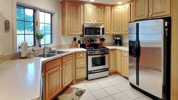 Nhà (4 Bedrooms) | Tiện nghi, dịch vụ nơi lưu trú