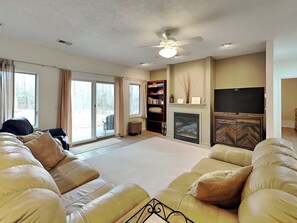 House (4 Bedrooms) | Property amenity