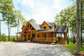 House (5 Bedrooms) | Property amenity - Longview Lodge by Taylor Made Deep Creek (McHenry)