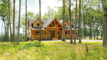 House (5 Bedrooms) | Property amenity