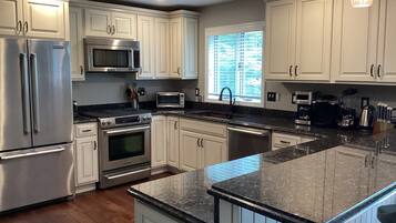 House (4 Bedrooms) | Property amenity