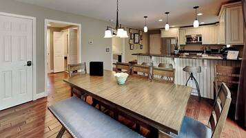 House (4 Bedrooms) | Property amenity