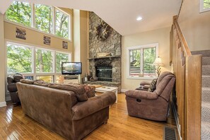 House (5 Bedrooms) | Front of property - Loch Haven by Taylor Made Deep Creek (McHenry)