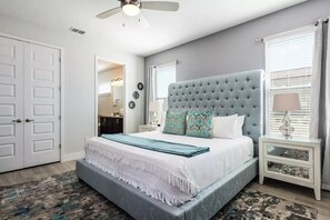 6 habitaciones, tabla de planchar con plancha, cuna de viaje y wifi