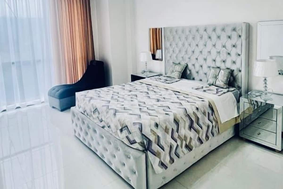 Double Room Single Use | Iron/ironing board, free WiFi