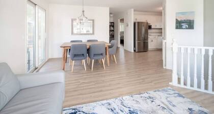 Bright & Convenient b/w 2 Parks