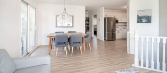 Bright & Convenient b/w 2 Parks