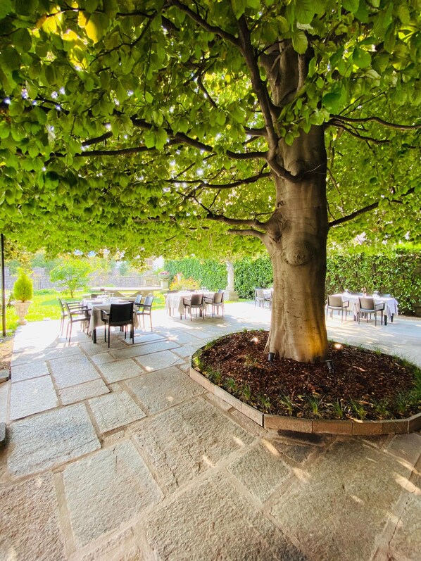 Exterior - Villa Nasti Hotel Ristorante (Canzo)