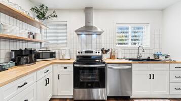 Mikroaaltouuni, uuni, liesi, astianpesukone