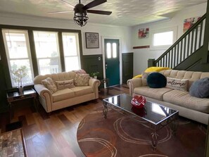 Televisión y chimenea