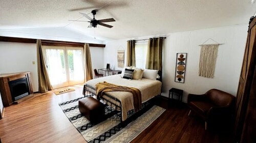 Townhome in Elizabethton, TN near Tweetsie Trail