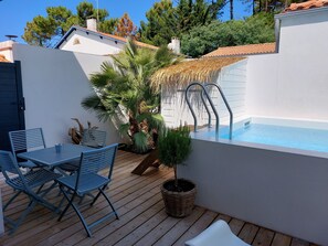 Piscina all'aperto, una piscina riscaldata