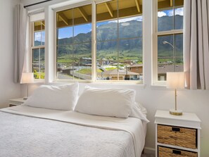 4 Schlafzimmer, Schreibtisch, Bügeleisen/Bügelbrett, Reisekinderbett