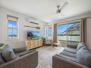 Una Smart TV, un futbolín