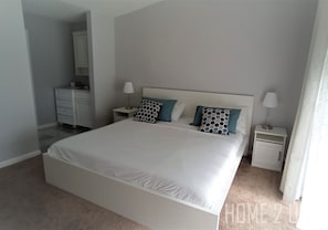4 habitaciones, escritorio, tabla de planchar con plancha y wifi gratis 