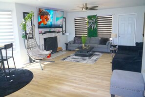 TV connectée, cheminée, jeux vidéo, imprimantes