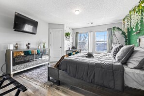 3 Schlafzimmer, Schreibtisch, Bügeleisen/Bügelbrett, kostenloses WLAN