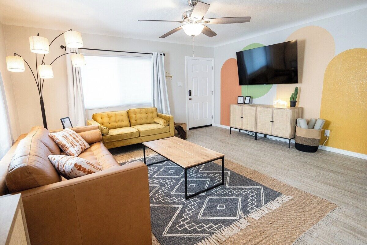 Cozy Home w/ Bocce Ball, Fire pit  & Pet Friendly